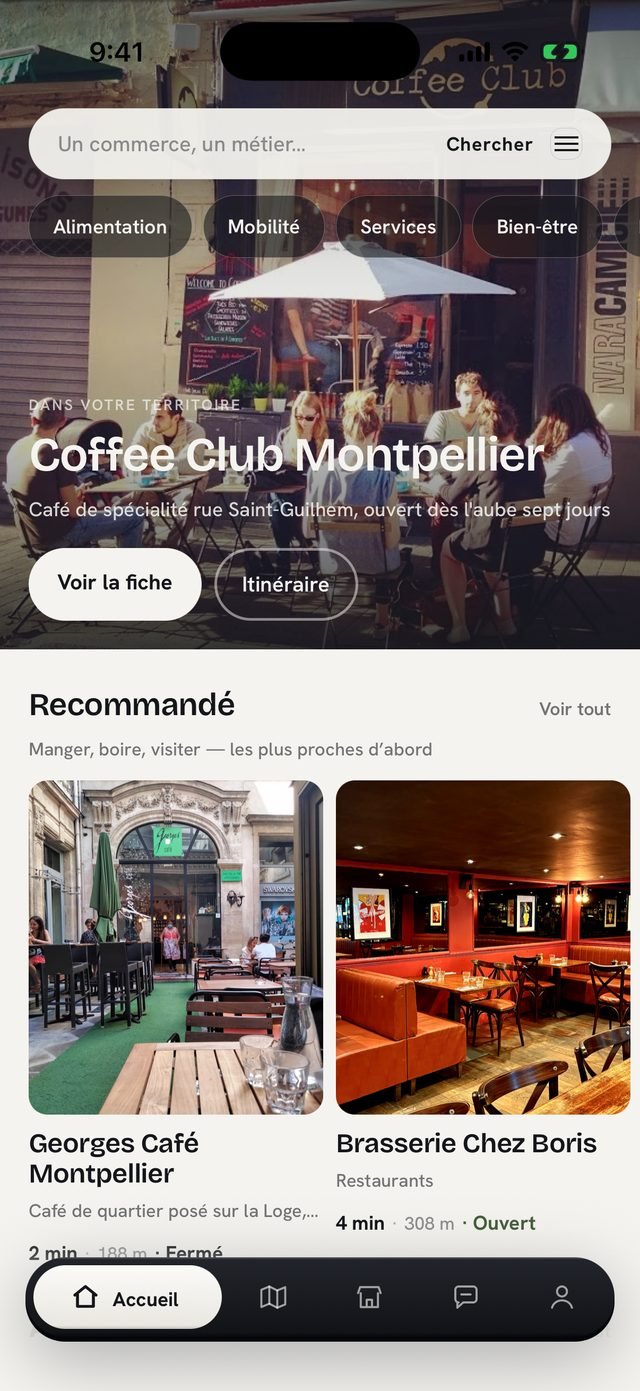 Écran d’accueil de l’application : Coffee Club Montpellier en tête d’affiche et, dessous, les commerces recommandés les plus proches, avec leur minute de marche.